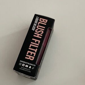 HUDA BEAUTY Blush in strawberry cream